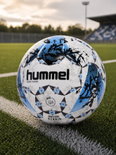 Lade das Bild in den Galerie-Viewer, HUMMEL CORE SET – SHIRT, SHORT & BALL verschiedene Farben