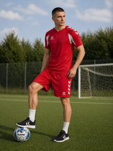 Lade das Bild in den Galerie-Viewer, HUMMEL CORE SET – SHIRT, SHORT &amp; BALL verschiedene Farben
