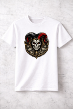Lade das Bild in den Galerie-Viewer, Harlekin Heart Skull – Duality Edition - Premium Unisex Shirt mit Statement Print &amp; Sleeve Branding
