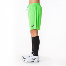 Lade das Bild in den Galerie-Viewer, FSV-Joma-100053.020
NOBEL-SHORTS GRÜN FLUOR
