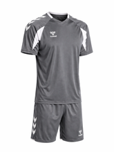 Lade das Bild in den Galerie-Viewer, HUMMEL CORE SET – SHIRT, SHORT &amp; BALL verschiedene Farben
