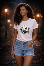 Lade das Bild in den Galerie-Viewer, All In – Triple Ace Edition – Premium Unisex Shirt mit Statement Print &amp; Sleeve Branding
